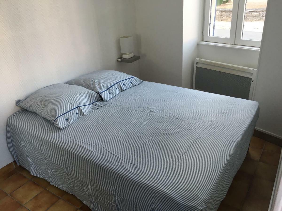 Charmant T2 Rdc Dans Residence Avec Parc Arbore Saint-Pierre-le-Moutier Bagian luar foto