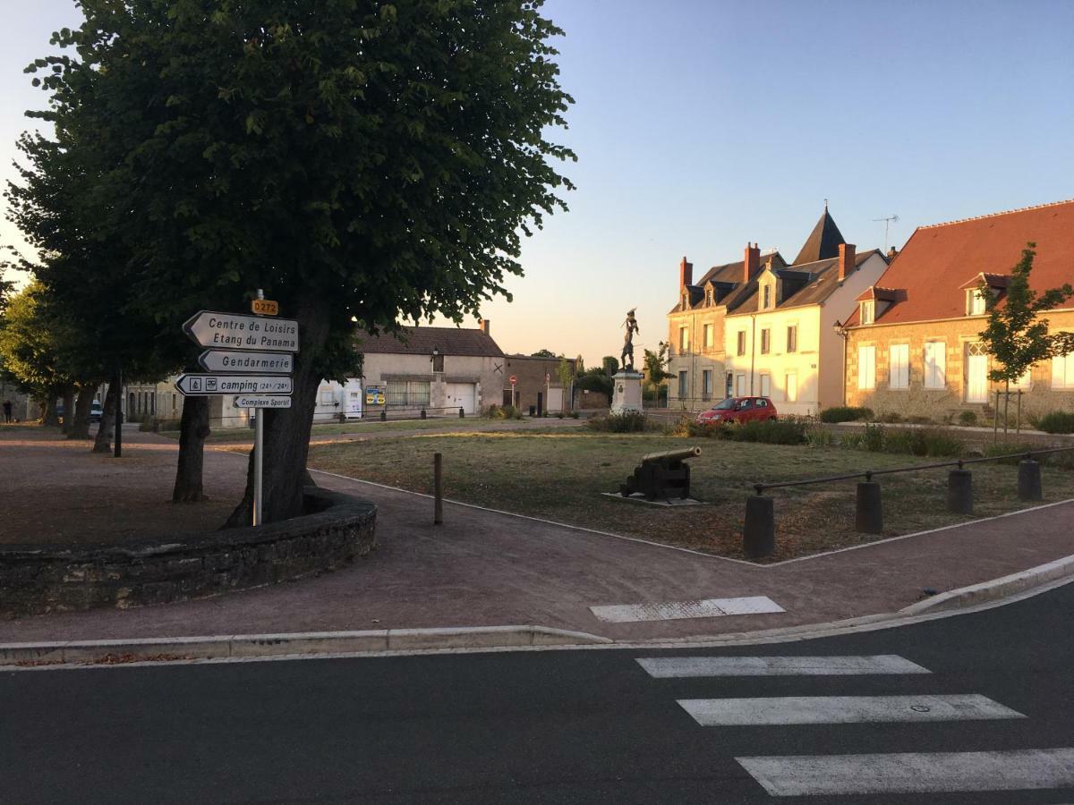 Charmant T2 Rdc Dans Residence Avec Parc Arbore Saint-Pierre-le-Moutier Bagian luar foto